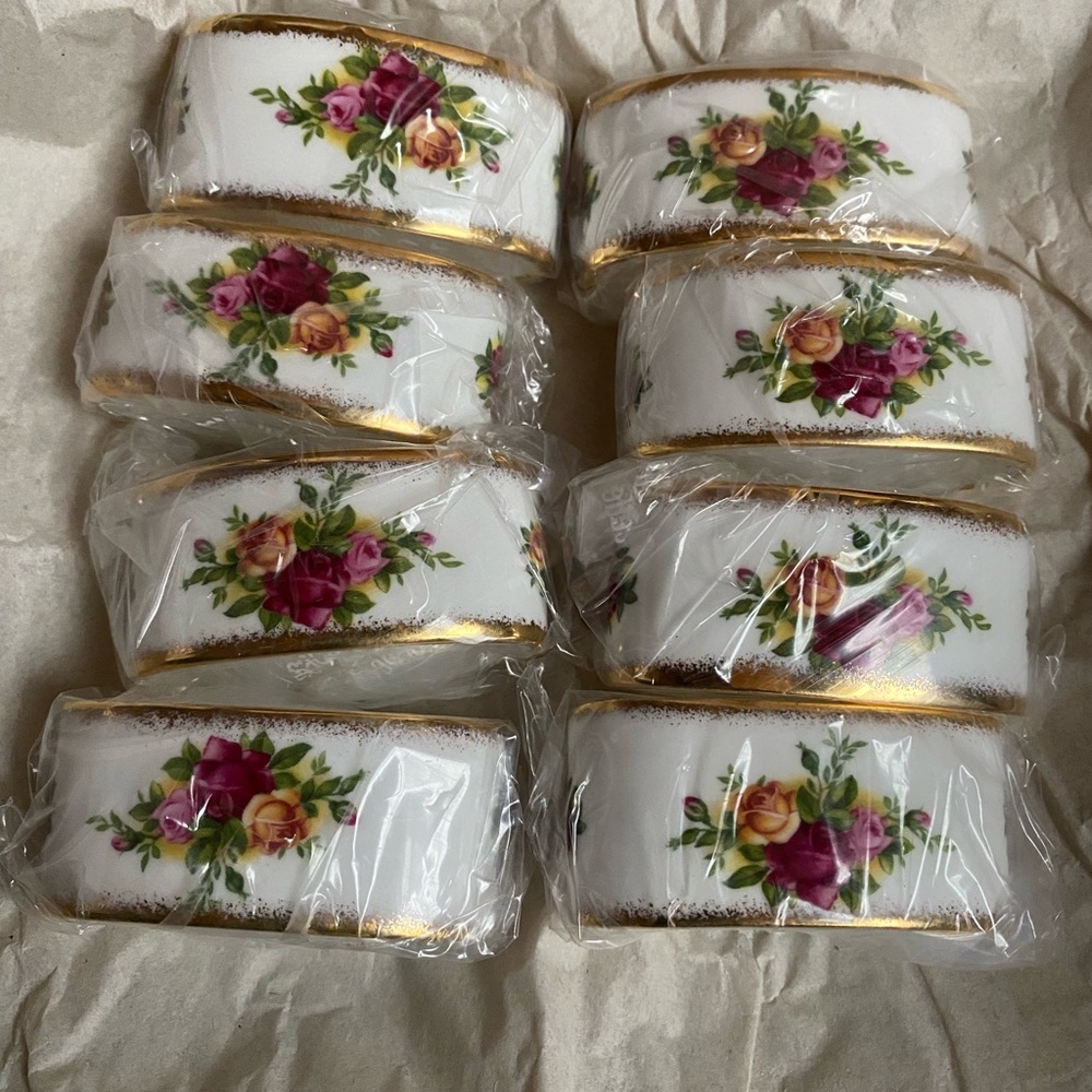 Royal Albert  Doulton Old Country Roses Serviette Napkin Rings Set